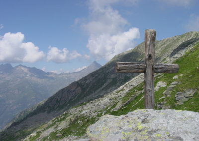 vecchia croce in legno al Colle Tourrisono